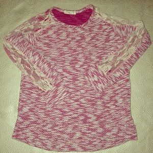 Pinkish-purple shirt with rose laced sleeves